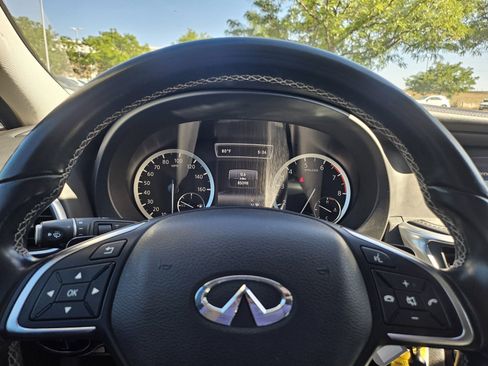 Used 2017 INFINITI QX30 Premium w/ Navigation Package AWD/4WD image 11