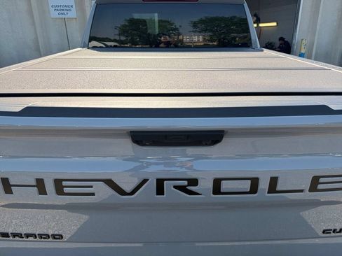 Used 2024 Chevrolet Silverado 1500 Custom AWD/4WD image 17
