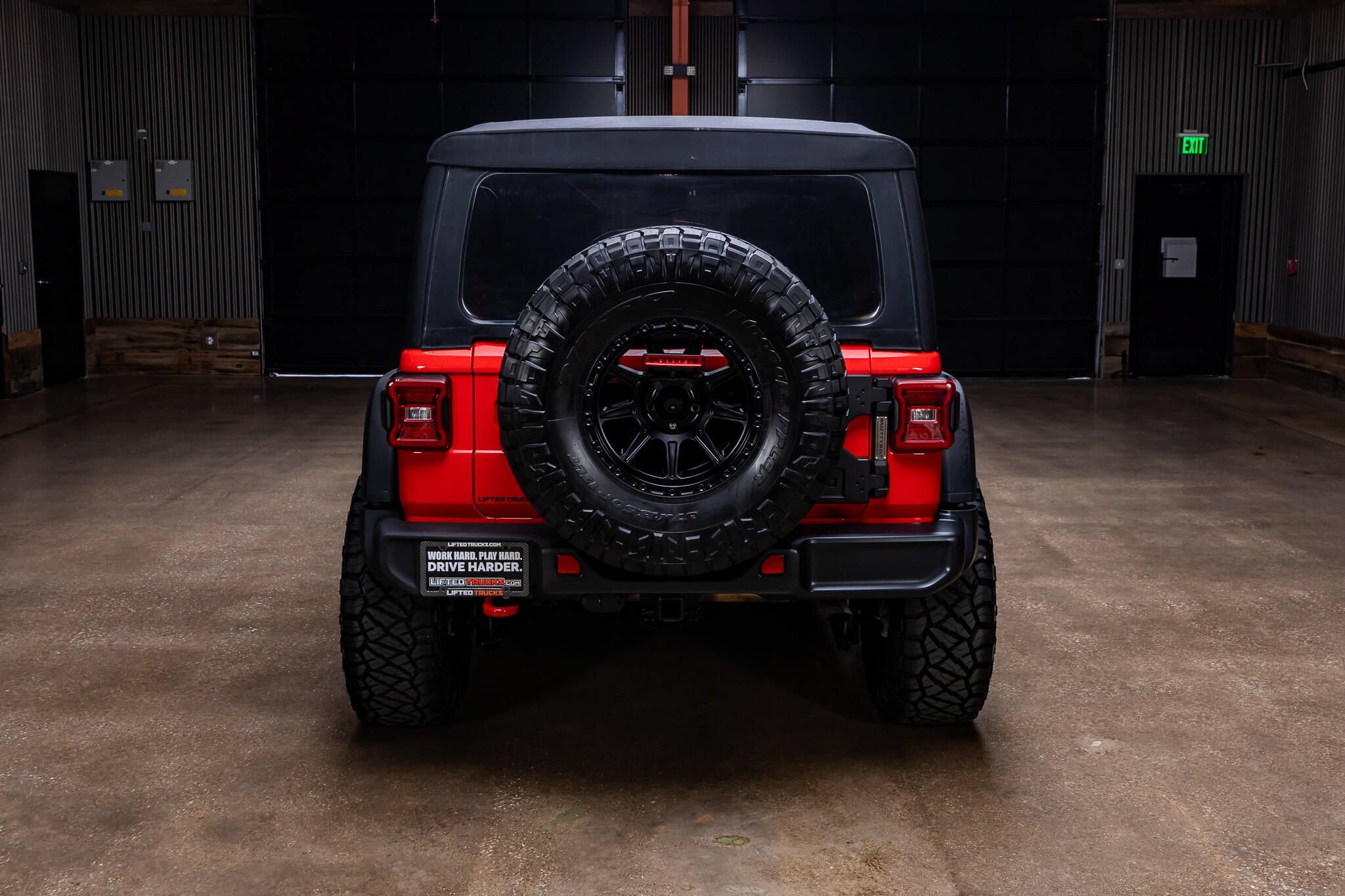 Used 2024 Jeep Wrangler Unlimited Rubicon w/ Convenience Group AWD/4WD image 7