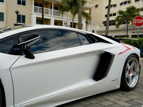Used 2016 Lamborghini Aventador LP 750-4 Superveloce AWD/4WD image 11