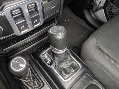 Used 2023 Jeep Wrangler Sport AWD/4WD image 29