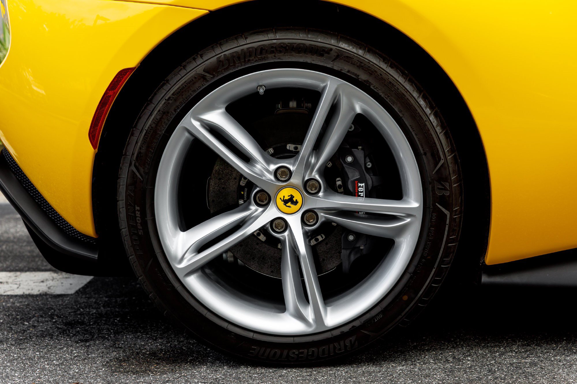 Used 2025 Ferrari 296 GTS RWD image 18