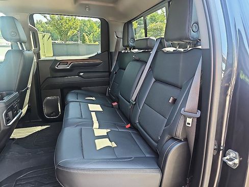 Used 2023 GMC Sierra 1500 Denali w/ Denali Reserve Package AWD/4WD image 33