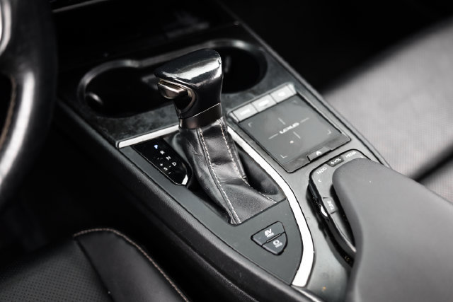 Used 2020 Lexus UX 250h w/ Premium Package AWD/4WD image 43