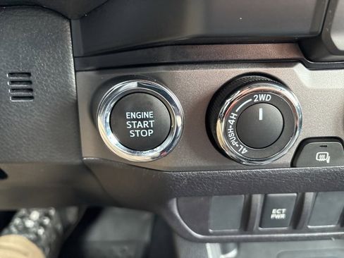 Used 2019 Toyota Tacoma TRD Off-Road image 23