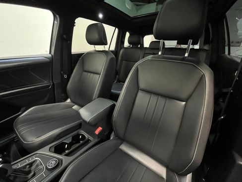 Used 2022 Volkswagen Tiguan SE R-Line AWD/4WD image 12