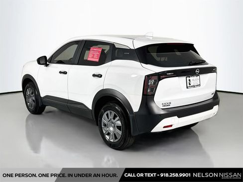 Used 2025 Nissan Kicks S AWD/4WD image 7