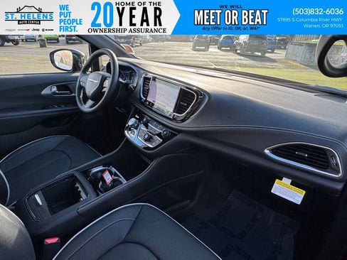 New 2026 Chrysler Pacifica Limited w/ S Appearance Package image 31