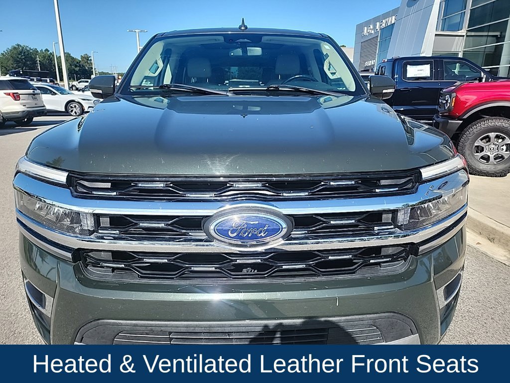 Used 2022 Ford Expedition Limited RWD image 2