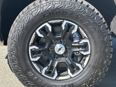 New 2026 Chevrolet Silverado 1500 ZR2 w/ LPO, Dark Essentials Package AWD/4WD image 34