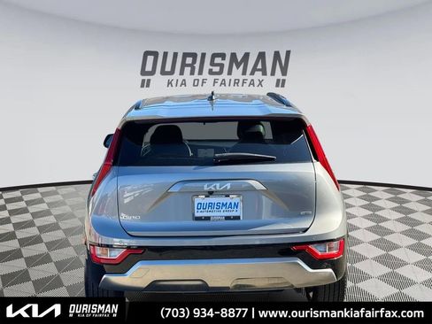 Used 2023 Kia Niro EX Touring image 25