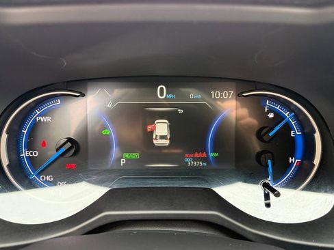 Certified 2025 Toyota RAV4 XLE image 33