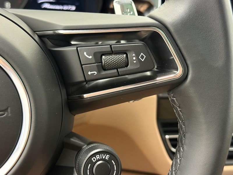 Certified 2024 Porsche Macan GTS AWD/4WD image 22
