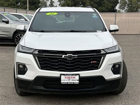 Used 2022 Chevrolet Traverse RS image 2