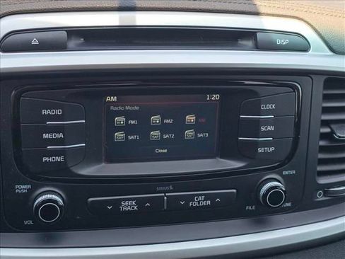 Used 2018 Kia Sorento L FWD image 19