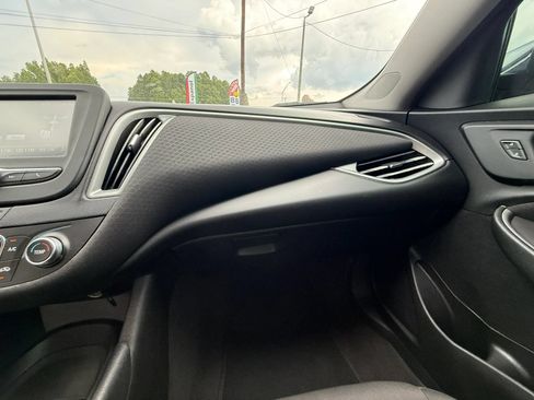Used 2018 Chevrolet Malibu LS FWD image 16