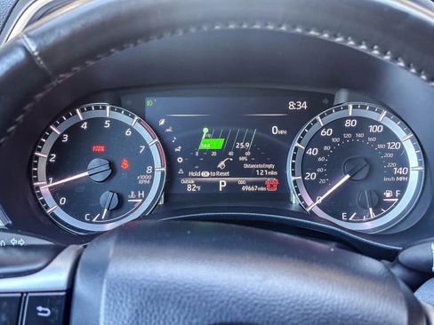 Used 2024 Toyota Highlander XLE FWD image 27
