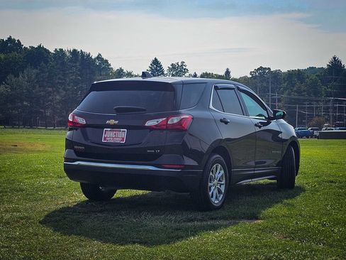 Used 2020 Chevrolet Equinox LT w/ Driver Convenience Package AWD/4WD image 3