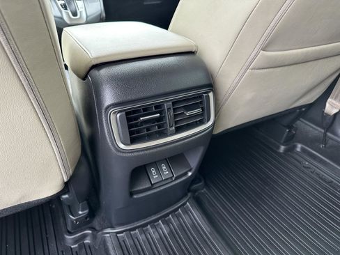 Used 2018 Honda CR-V Touring image 15