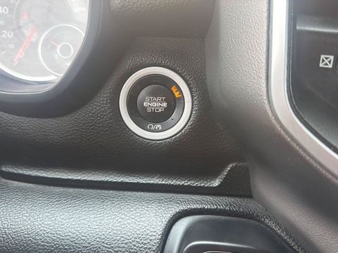 Used 2019 RAM 1500 Big Horn AWD/4WD image 30