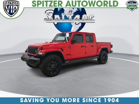 Used 2024 Jeep Gladiator Sport image 4