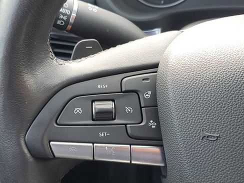 Used 2023 Cadillac XT4 Luxury w/ Cold Weather Package AWD/4WD image 16