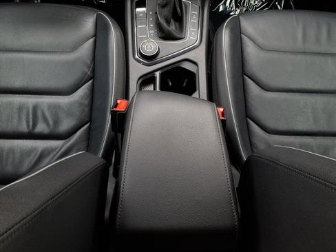 Used 2020 Volkswagen Tiguan SEL Premium R-Line image 26