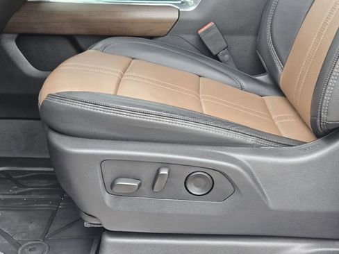 Used 2025 Chevrolet Silverado 2500 High Country w/ High Country Premium Package AWD/4WD image 24