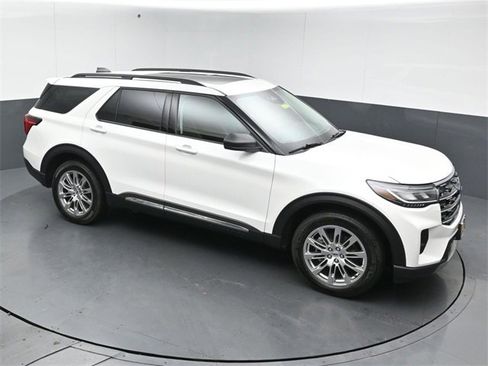 Certified 2025 Ford Explorer Active w/ Active Comfort Package image 51