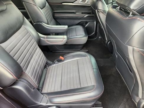Used 2025 Ford Explorer ST-Line w/ Premium Package RWD image 31