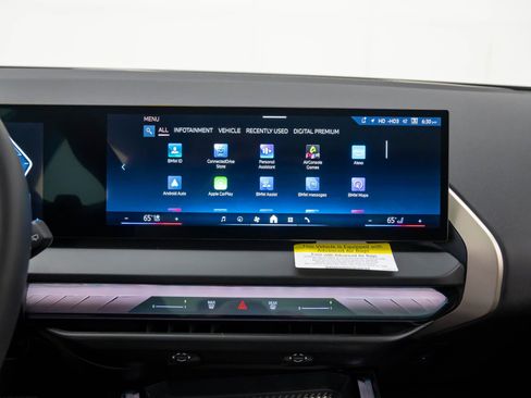 Used 2025 BMW X3 xDrive30i w/ Premium Package image 21