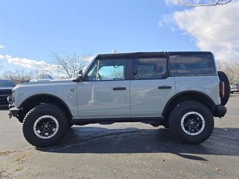 Used 2024 Ford Bronco Badlands image 35