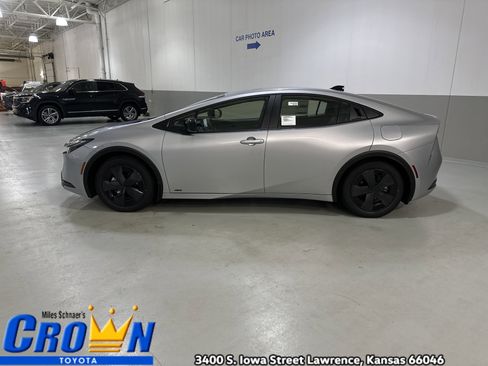 New 2026 Toyota Prius LE image 5