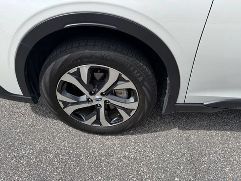 Used 2022 Subaru Outback Touring AWD/4WD image 11