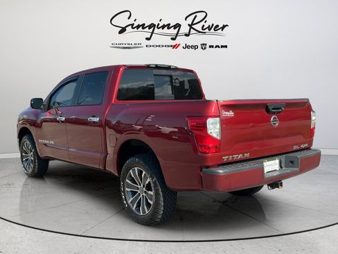 Used 2018 Nissan Titan SL AWD/4WD image 5