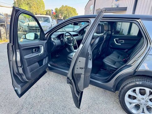 Used 2016 Land Rover Discovery Sport HSE image 16