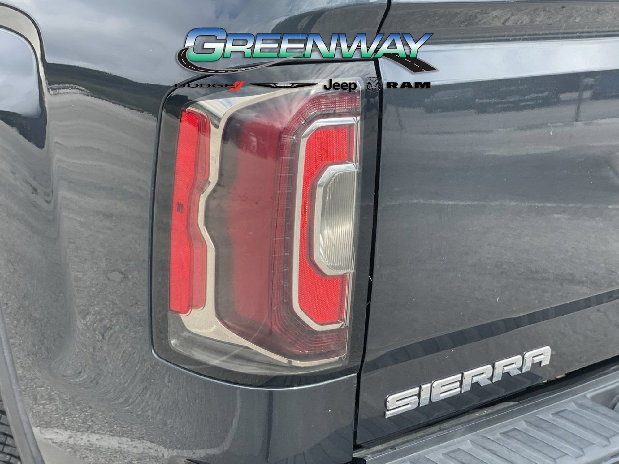 Used 2018 GMC Sierra 1500 SLT w/ All Terrain Package AWD/4WD image 7