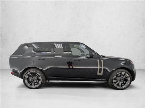 New 2025 Land Rover Range Rover Long Wheelbase SE image 8