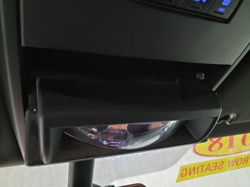 Used 2018 Dodge Grand Caravan SXT image 39