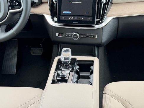 New 2026 Volvo XC90 B6 Plus w/ Protection Package Premier AWD/4WD image 8