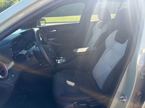 Used 2024 Chevrolet Trax RS w/ Driver Confidence Package FWD image 13