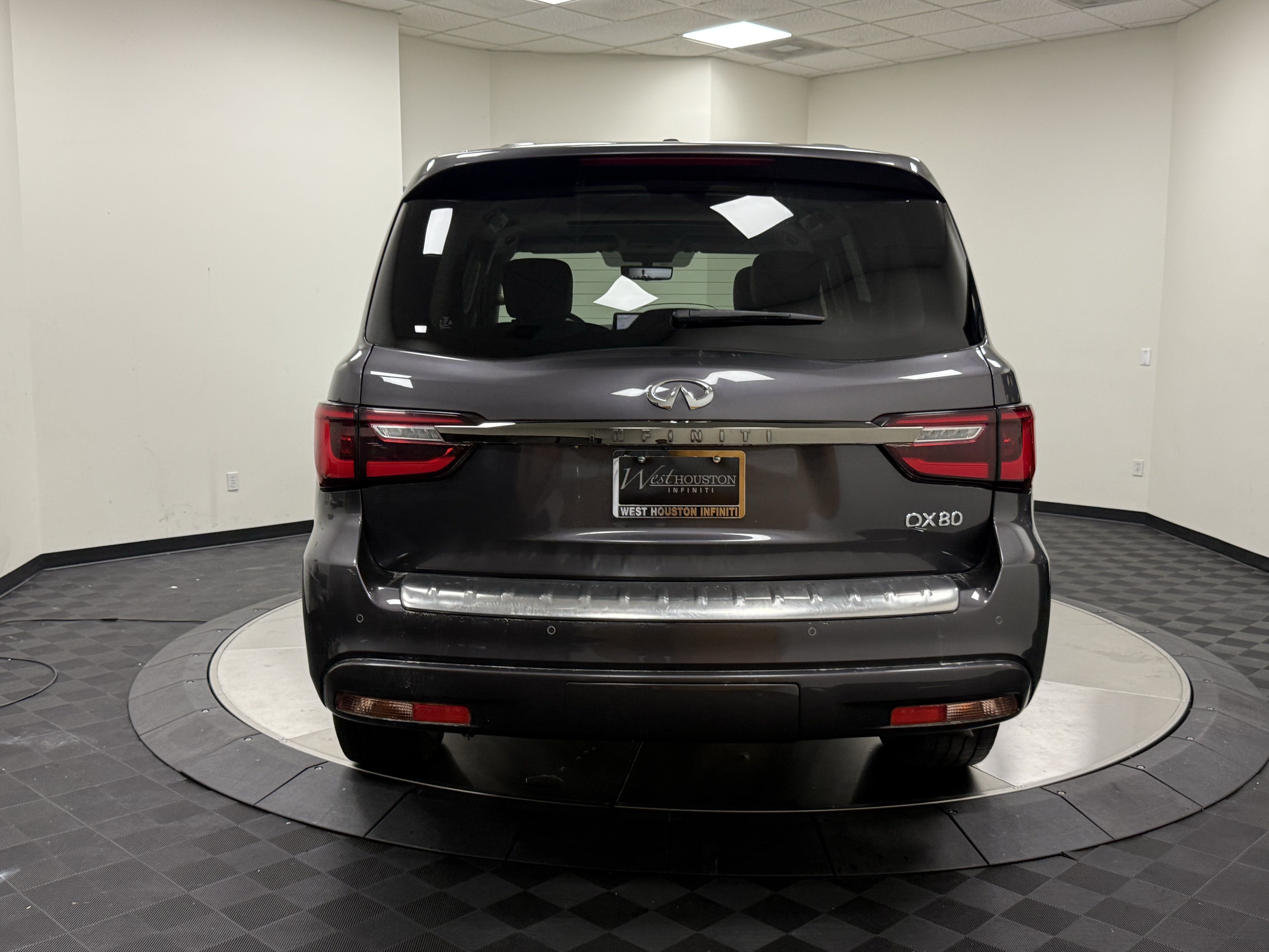 Used 2022 INFINITI QX80 Premium Select w/ All-Season Package RWD image 6