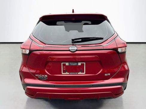 Used 2023 Nissan Kicks SR w/ SR Premium Package image 6