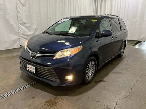 Certified 2025 Toyota Sienna XLE w/ XLE Plus Package AWD/4WD image 7