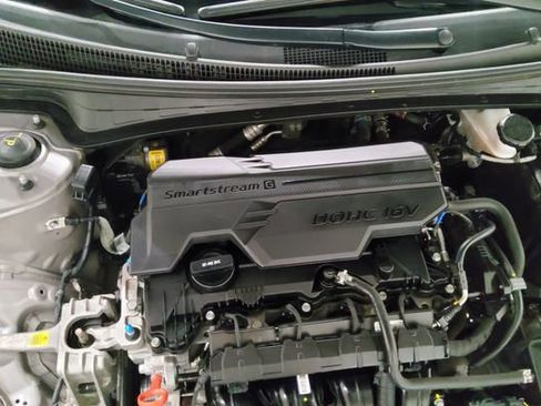 Used 2022 Hyundai Elantra SEL w/ Preferred Accessory Package FWD image 40