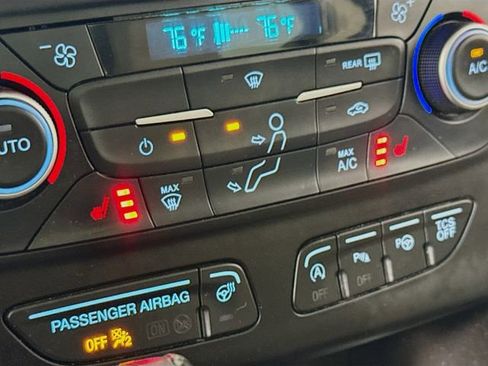 Used 2018 Ford Escape Titanium image 21