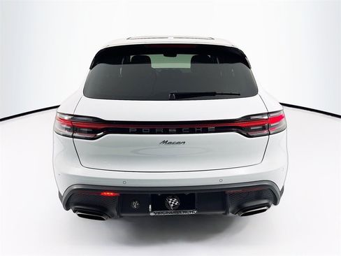 Certified 2025 Porsche Macan image 8
