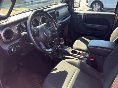 Used 2020 Jeep Gladiator Sport w/ Quick Order Package 24S AWD/4WD image 8