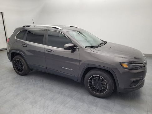 Used 2019 Jeep Cherokee Latitude Plus w/ Comfort/Convenience Group image 11