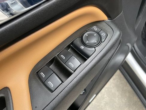 Used 2021 Chevrolet Equinox Premier AWD/4WD image 35